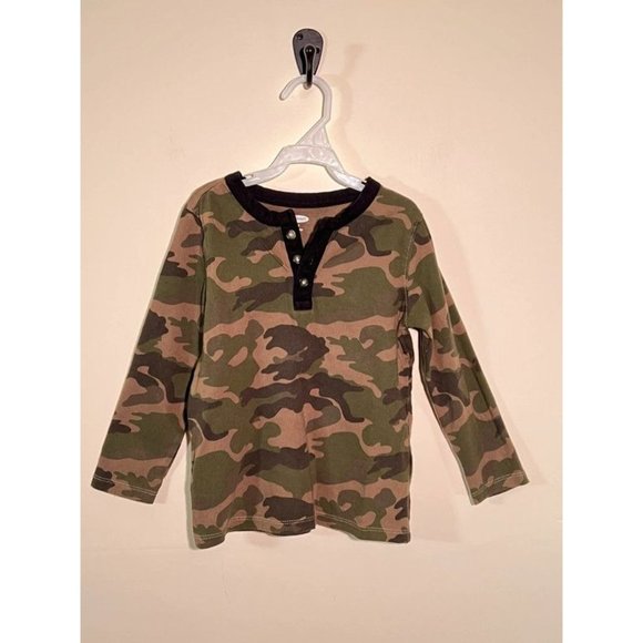 Boys Old Navy Camo Long Sleeve Shirt Size 4t ✨BOGO - Picture 2 of 9